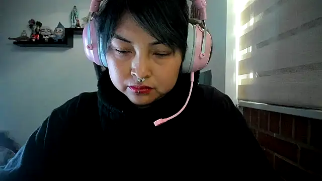 Snapshot of Shaddycute_ chatting on May 23, 11:14 am Shaddycute online show from May 23, 11:14 am