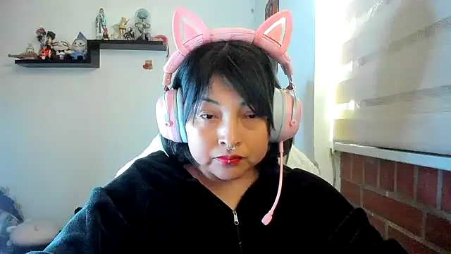 Snapshot of Shaddycute_ chatting on May 26, 2:57 pm Shaddycute online show from May 26, 2:57 pm