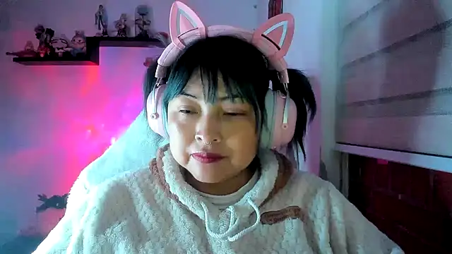 Snapshot of Shaddycute_ chatting on June 4, 2:39 am Shaddycute online show from June 4, 2:39 am