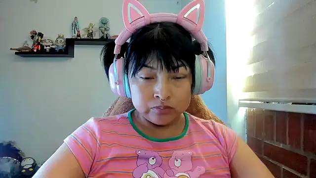 Snapshot of Shaddycute_ chatting on June 30, 6:20 pm Shaddycute online show from June 30, 6:20 pm