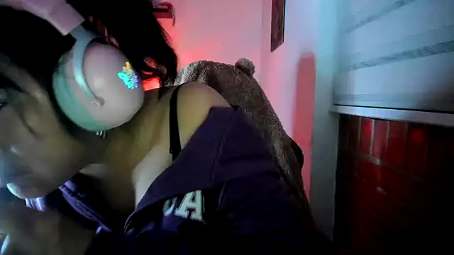 Snapshot of Shaddycute_ chatting on July 10, 3:00 am Shaddycute online show from July 10, 3:00 am