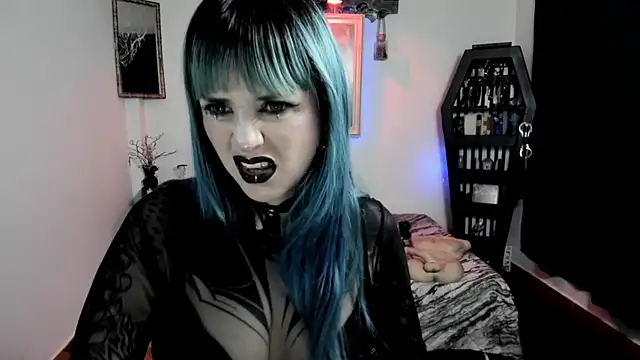 Snapshot of DimmuandDarkness chatting on June 4, 10:32 am DimmuandDarkness online show from June 4, 10:32 am