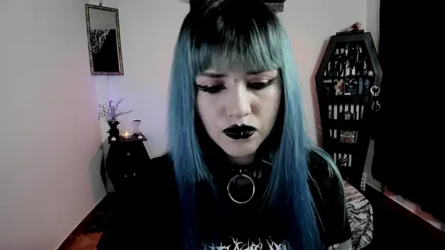 Snapshot of DimmuandDarkness chatting on June 17, 9:45 am DimmuandDarkness online show from June 17, 9:45 am