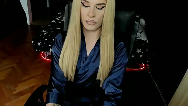 EvelynLexy online show from October 15, 8:36 am