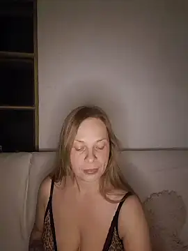 katiestevens online show from September 28, 9:09 pm