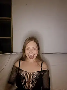 katiestevens online show from October 2, 8:38 pm