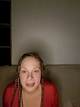 katiestevens online show from October 28, 9:17 pm