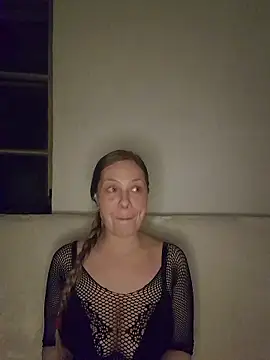 katiestevens online show from January 10, 10:25 pm