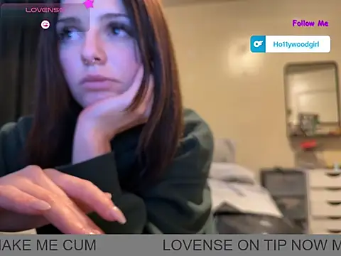 Snapshot of stellasmall chatting on January 7, 2:51 pm stellasmall online show from January 7, 2:51 pm