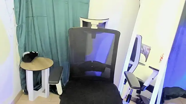 Hanna Way online show from March 9, 5:06 pm