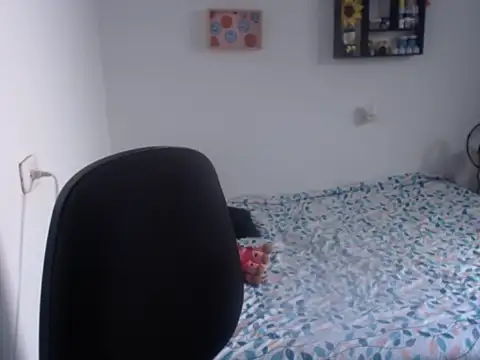 Snapshot of HannaKlein chatting on December 11, 1:39 pm HannaKlein online show from December 11, 1:39 pm