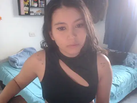 HannaKlein online show from January 17, 2:00 pm