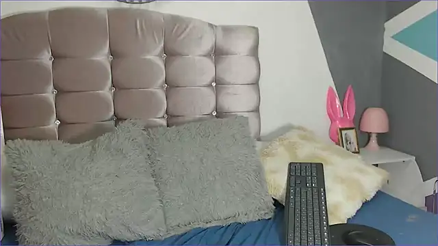 paytonbailey online show from December 11, 12:02 pm