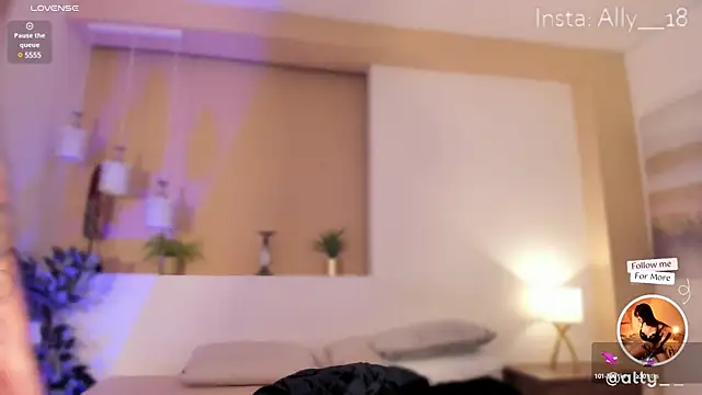 Snapshot of Ally_addams chatting on February 6, 4:53 am Ally addams online show from February 6, 4:53 am