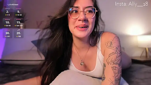 Snapshot of Ally_addams chatting on March 6, 6:41 am Ally addams online show from March 6, 6:41 am