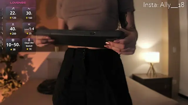 Snapshot of Ally_addams chatting on March 22, 3:41 am Ally addams online show from March 22, 3:41 am