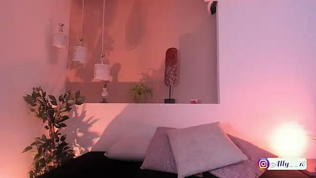 Snapshot of Ally_addams chatting on September 11, 10:21 pm Ally addams online show from September 11, 10:21 pm