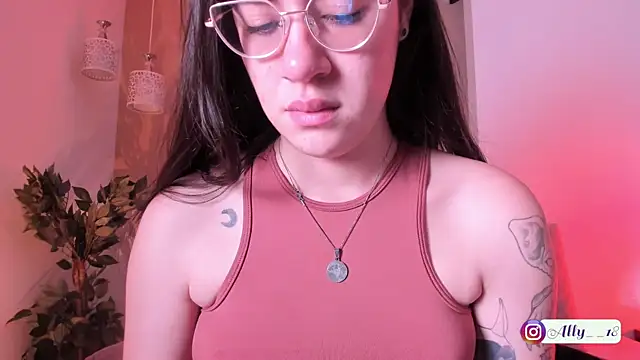 Snapshot of Ally_addams chatting on September 13, 4:01 am Ally addams online show from September 13, 4:01 am