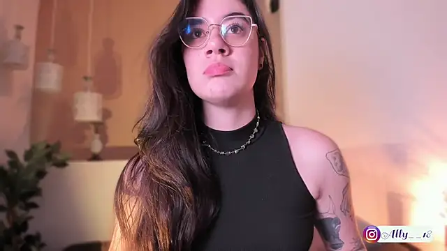 Snapshot of Ally_addams chatting on September 20, 3:51 am Ally addams online show from September 20, 3:51 am