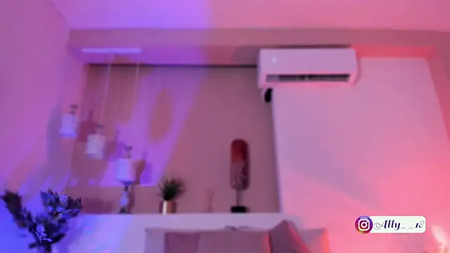 Snapshot of Ally_addams chatting on September 24, 5:00 am Ally addams online show from September 24, 5:00 am