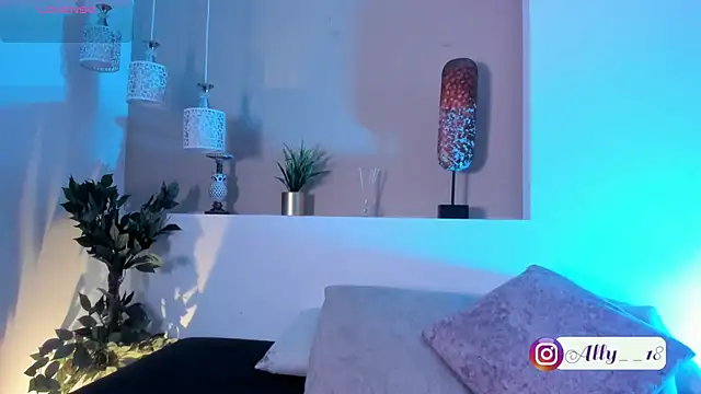 Snapshot of Ally_addams chatting on October 3, 3:47 am Ally addams online show from October 3, 3:47 am