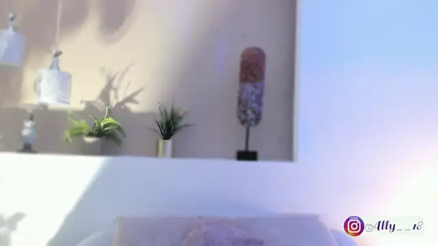 Snapshot of Ally_addams chatting on November 6, 4:24 am Ally addams online show from November 6, 4:24 am