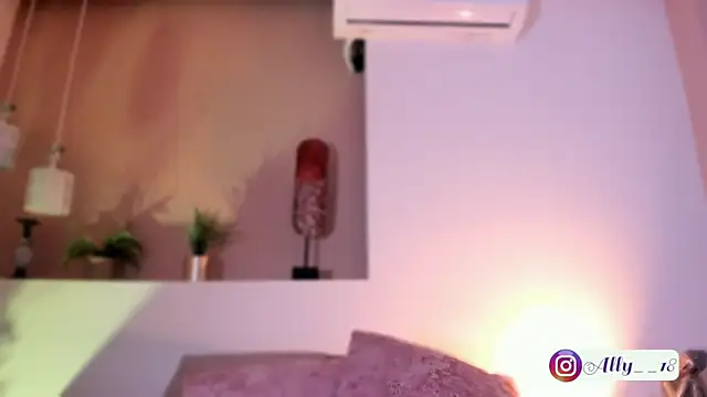 Snapshot of Ally_addams chatting on December 3, 3:58 am Ally addams online show from December 3, 3:58 am