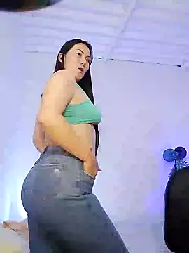 Elle Lee  online show from January 13, 12:09 am