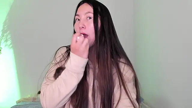 Elle Lee  online show from February 27, 9:47 pm