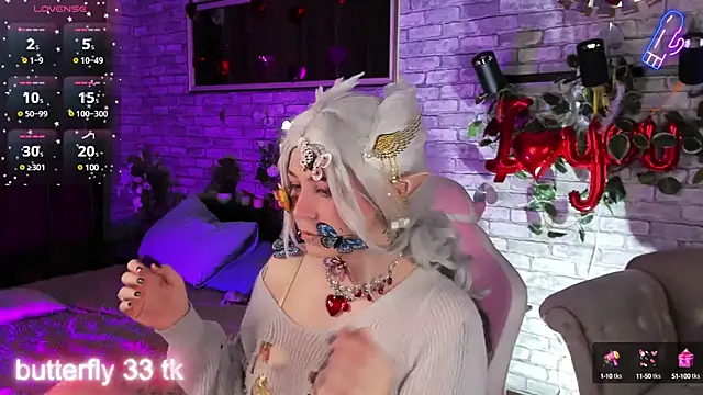 Alex Howell online show from March 8, 8:35 pm