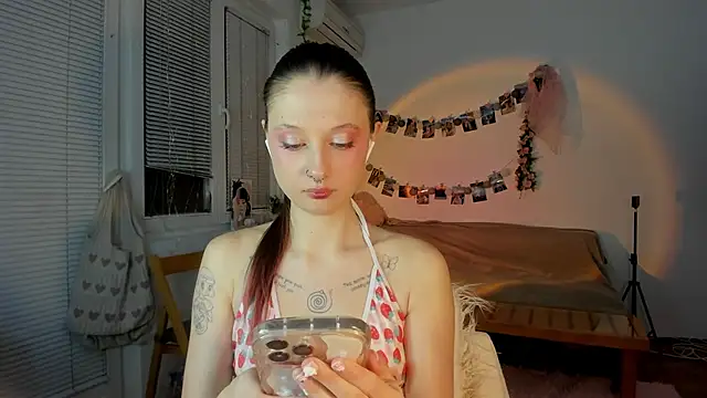 Snapshot of Jenny_darling_love chatting on February 22, 7:03 pm Jenny darling love online show from February 22, 7:03 pm