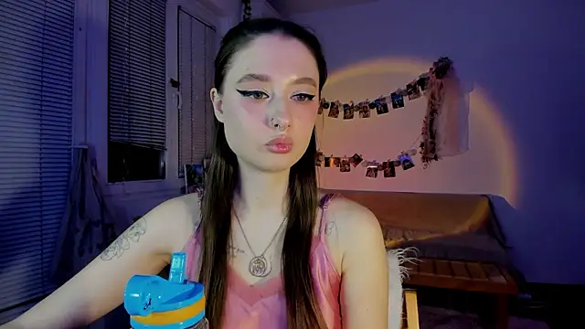 Snapshot of Jenny_darling_love chatting on March 21, 7:02 pm Jenny darling love online show from March 21, 7:02 pm