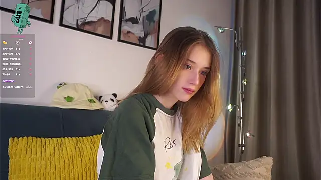 Snapshot of EdlinHargus chatting on February 3, 2:53 am EdlinHargus online show from February 3, 2:53 am