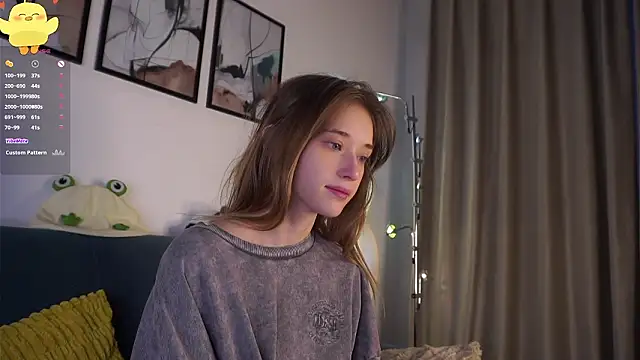 Snapshot of EdlinHargus chatting on February 9, 1:31 am EdlinHargus online show from February 9, 1:31 am