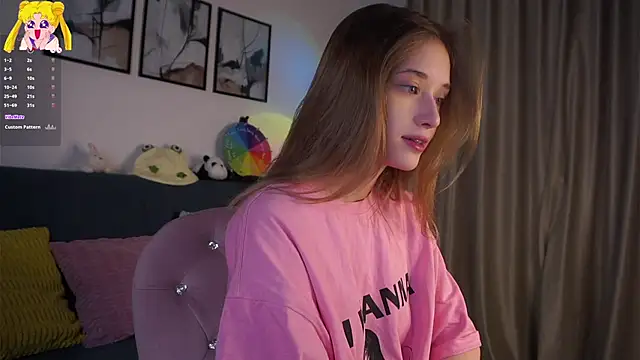 Snapshot of EdlinHargus chatting on February 20, 1:35 am EdlinHargus online show from February 20, 1:35 am