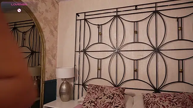 Sophia wilsonn  online show from January 13, 11:15 am