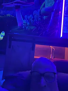 Mimmoromeo1973 online show from April 7, 4:02 am