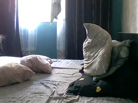 Snapshot of ionut_prince chatting on July 28, 1:21 pm ionut prince online show from July 28, 1:21 pm