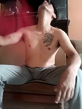 Snapshot of latinobm83 chatting on March 17, 3:18 pm latinobm83 online show from March 17, 3:18 pm