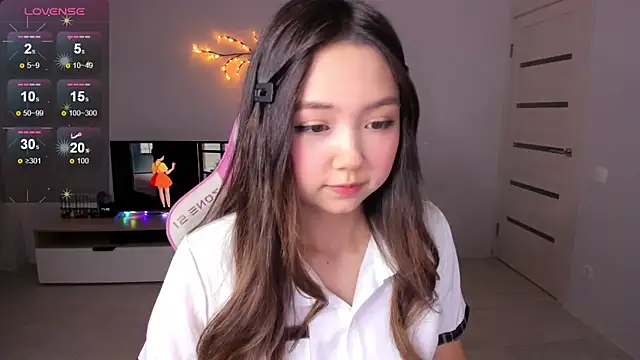 Snapshot of Fluffy_Rose chatting on September 28, 2:28 am Fluffy Rose online show from September 28, 2:28 am