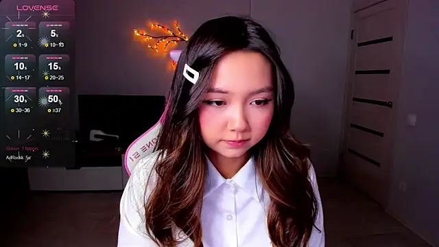 Snapshot of Fluffy_Rose chatting on October 8, 11:57 pm Fluffy Rose online show from October 8, 11:57 pm