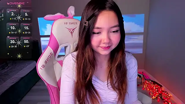 Fluffy Rose online show from November 6, 3:02 pm