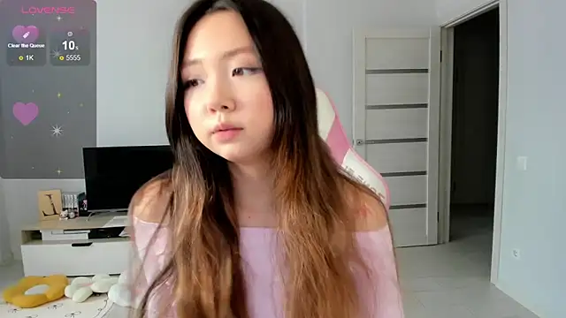 Fluffy Rose online show from April 7, 3:18 am