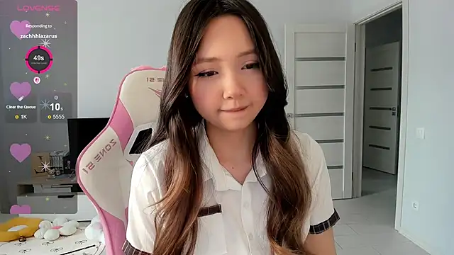 Fluffy Rose online show from April 18, 3:21 am