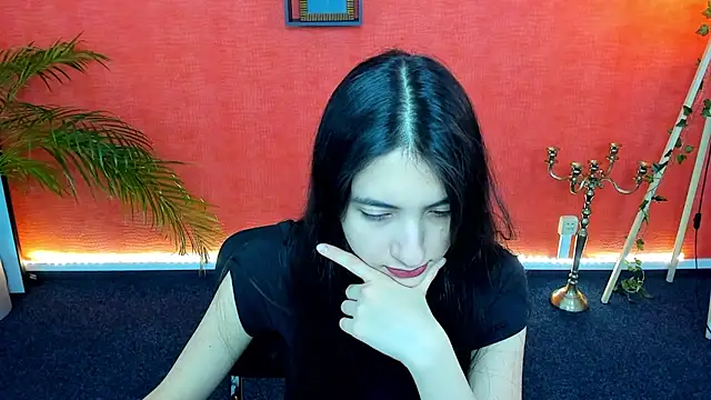 Snapshot of _Chaarming_ chatting on December 2, 2:30 pm Chaarming online show from December 2, 2:30 pm