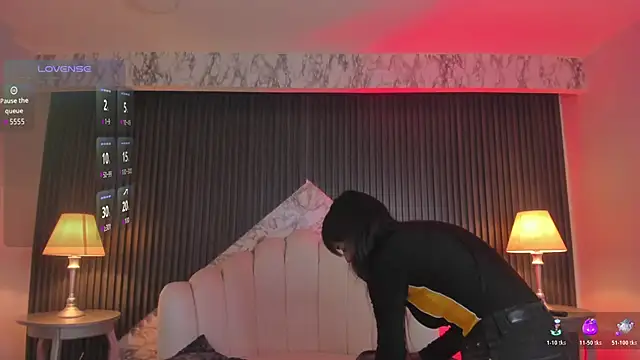 MeganDraco  online show from October 28, 12:30 pm