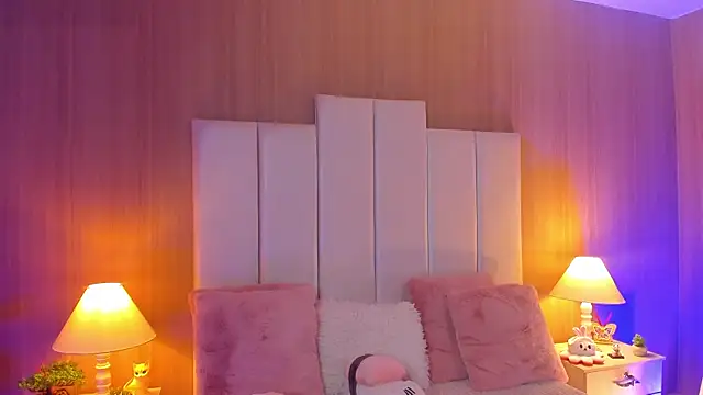 CaseyPiierce online show from November 6, 7:59 pm