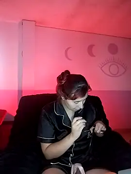 bonnie moon  online show from October 20, 9:48 pm