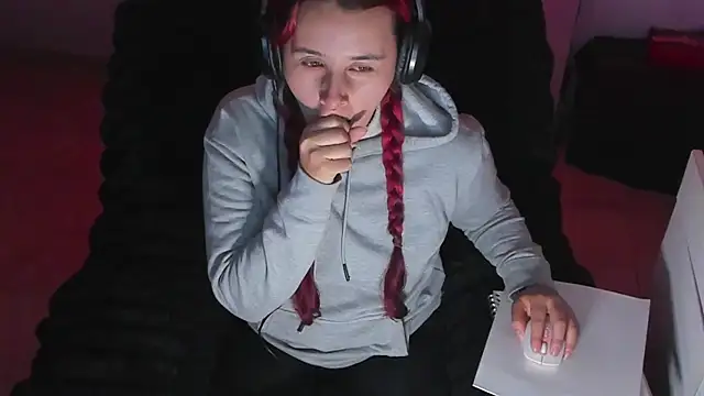 bonnie moon  online show from October 22, 10:31 pm