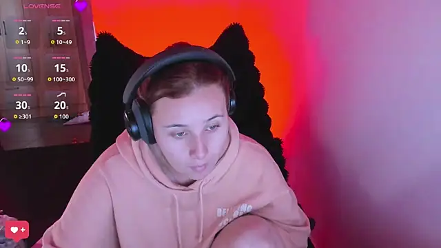 bonnie moon  online show from February 25, 6:17 pm